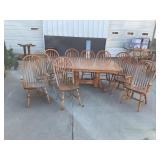 Really Nice Table and 10 Chairs 4 Leaves