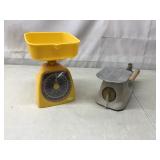 Pitney Bowes postal scale, kitchen scale