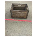 Robertï¿½s Wood and Metal Crate