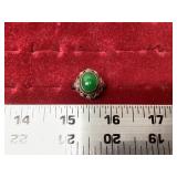 Ring w/Green Center & Leaf Detail