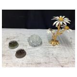 Flower frogs, daisy flower arrangement