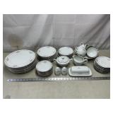 Gold Standard Porcelain Dinnerware