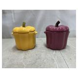 Stoneware pepper dishes w/lids