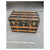 Vtg Trunk, 33ï¿½ x 20ï¿½ x 23ï¿½t.
