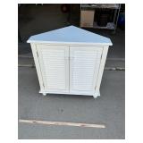 Painted Corner Cabinet, 30ï¿½ x 19ï¿½ x 30ï¿½t