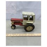 Farmall 560 Die Cast Tractor