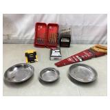 Magnetic grip pans, saw, bits, sanding sponge, etc