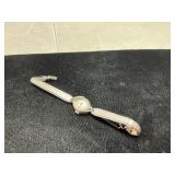 Vintage silver tone womenï¿½s wristwatch