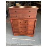 5 Drawer Chest of Drawers w/ Wave Front