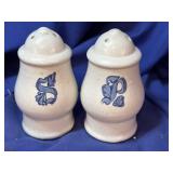 Pfaltzgraff Yorktown Stoneware Salt and Pepper