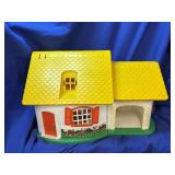 1975 Hasbro Doll House