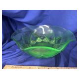 Vintage Depression Uranium  8 1/2ï¿½ Vegetable Bowl