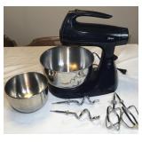 Oster Mixer w/ 2 Bowls
