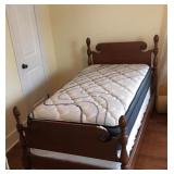 Gorgeous Vtg Wooden Twin Bed