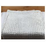 Pretty 'Puffin' Bed Cover 94x80 inches