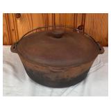 Vtg No. 10 Cast Iron Pot w/ Lid