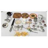 Kitchen Utensils/Measuring Cups/Spoons/Etc
