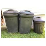 3 Plastic Trash Cans with Lids