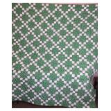 Beautiful 'Irish Chain' Pattern Quilt