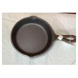 Lodge 3SK Cast Iron Skillet