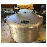 Vtg Steamliner Pressure Cooker