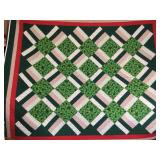 Stunning 2017 Christmas 'Holly' Quilt
