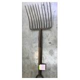 Vintage 10 Tine  Metal Hay Fork