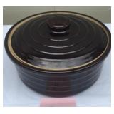 Brown Glazed Stoneware Casserole Dish with Lid