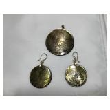 14K Gold And Shell Floral Jewelry Set