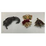 Beautiful Assorted Costume Jewelry Brooches