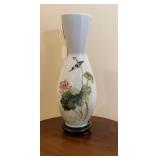 Porcelain Floral Vase Taiwan ROC