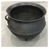 Vtg Cast Iron Cauldron