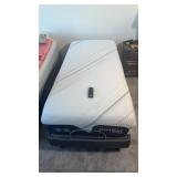 Serta icomfort adjustable twin mattress and base.