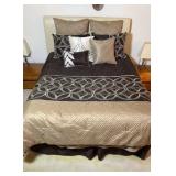 Queen size bed set. Kingsdown mattress & Brian