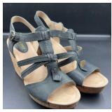 SPERRY Top-Siders. Size 9