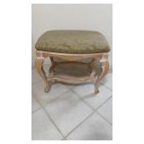 Queen Anne style vanity seat. 24x18x18"