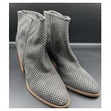 Madden Girl Y2K Mocha booties. Size 9