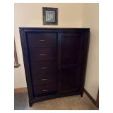 Haverty Furniture Co. Gentleman's Chest 