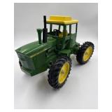 VINTAGE ERTL JOHN DEERE DIE-CAST TOY TRACTOR