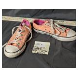 Kids sz 3 Converse Chuck Taylor Pink Low Top