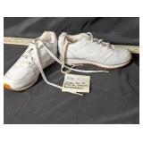 Kids sz 3 FILA White Sneakers