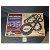 Vintage Tyco Empire 1000 Pro Racing slot car set
