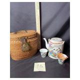 ATQ famille Rose Chinese tea set w/ picnic basket