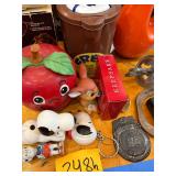 Lot of mixed vintage items, Nestle, Disney, etc
