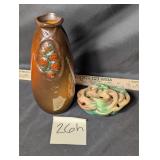 VTG Weller pottery, strawberry vase, flower frog
