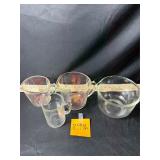 Vintage Pyrex glass measuring cups