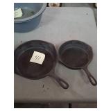 2 vintage cast iron skillets