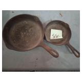 2 vintage cast iron skillets