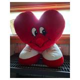 Plush heart stuffed toy