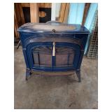 Blue porcelain-enamelled cast iron stove